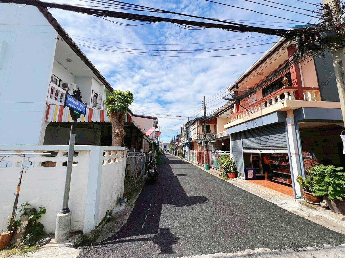 ขายทาวน์โฮมแจ้งวัฒนะ เมืองทอง : ขายทาวน์เฮ้าส์ 2 ชั้น ราคาดี ทำเลเยี่ยม เดินทางสะดวก ใกล้เทศบาลปากเกร็ด ซ.ขจรเนติยุทธ7 แจ้งวัฒนะ ปากเกร็ด5 นนทบุรี