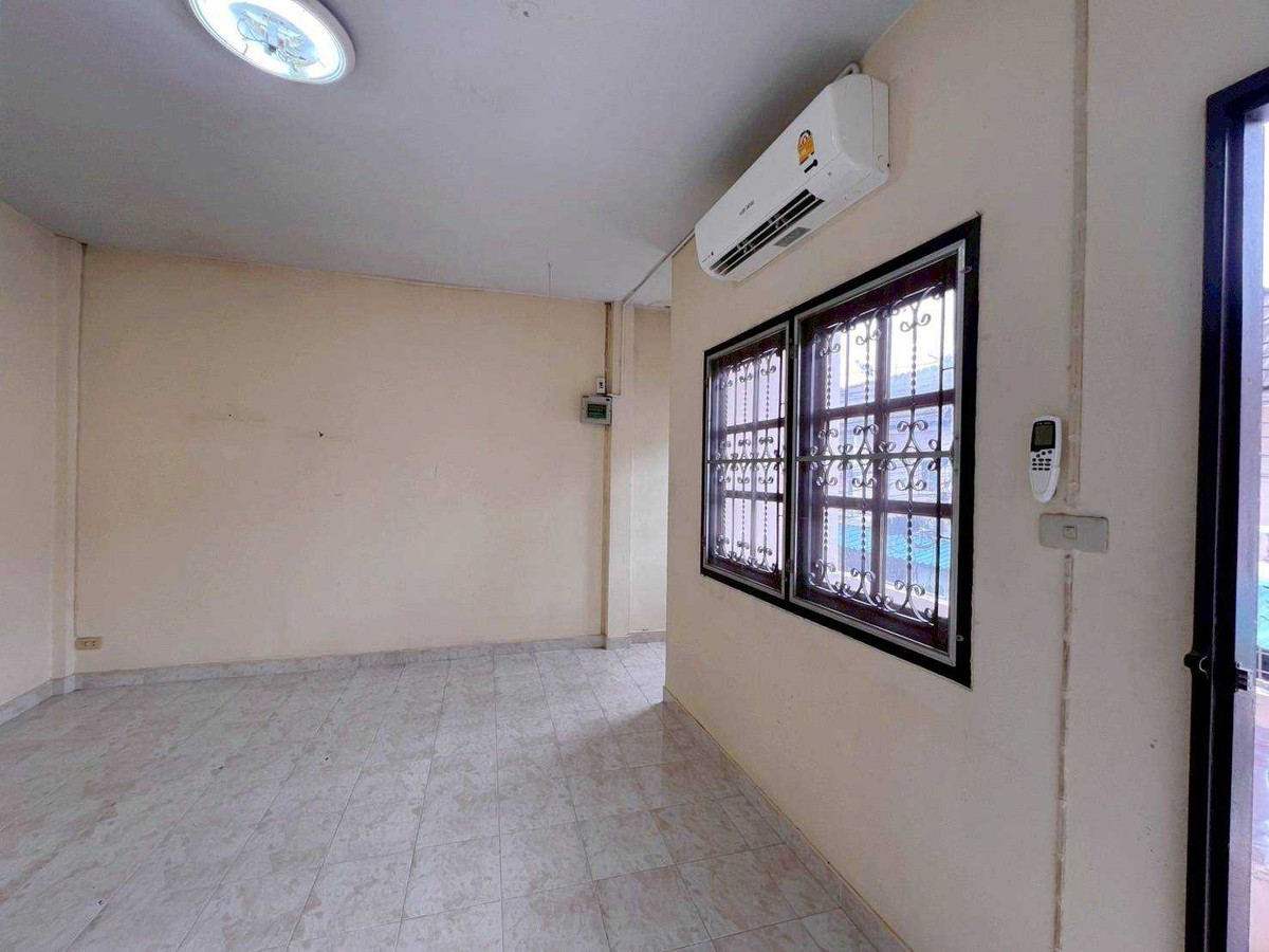 ขายทาวน์โฮมแจ้งวัฒนะ เมืองทอง : ขายทาวน์เฮ้าส์ 2 ชั้น ราคาดี ทำเลเยี่ยม เดินทางสะดวก ใกล้เทศบาลปากเกร็ด ซ.ขจรเนติยุทธ7 แจ้งวัฒนะ ปากเกร็ด5 นนทบุรี