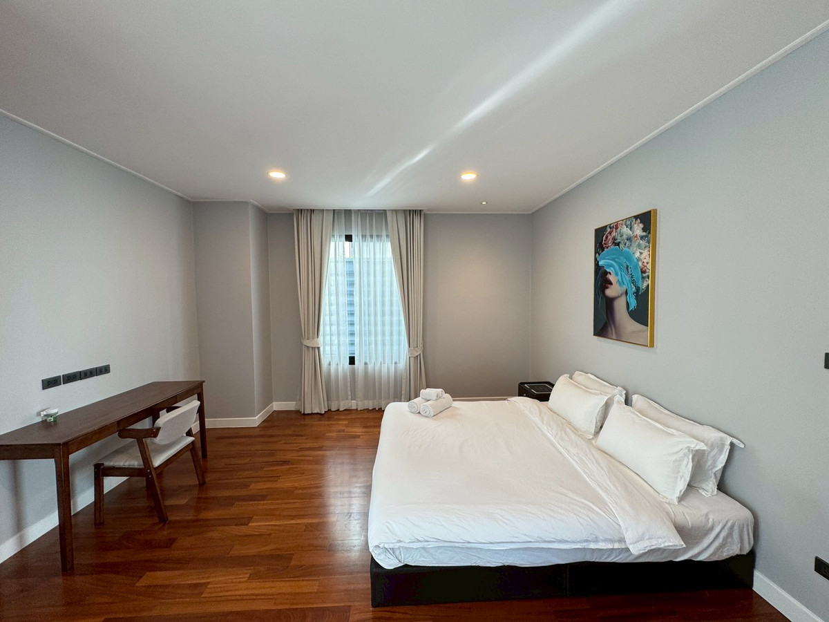 For RentHouseSukhumvit, Asoke, Thonglor : Luxury newly built house with 1,000 sq.m. of usable area, featuring a private swimming pool ** NO CO-AGENT ** 