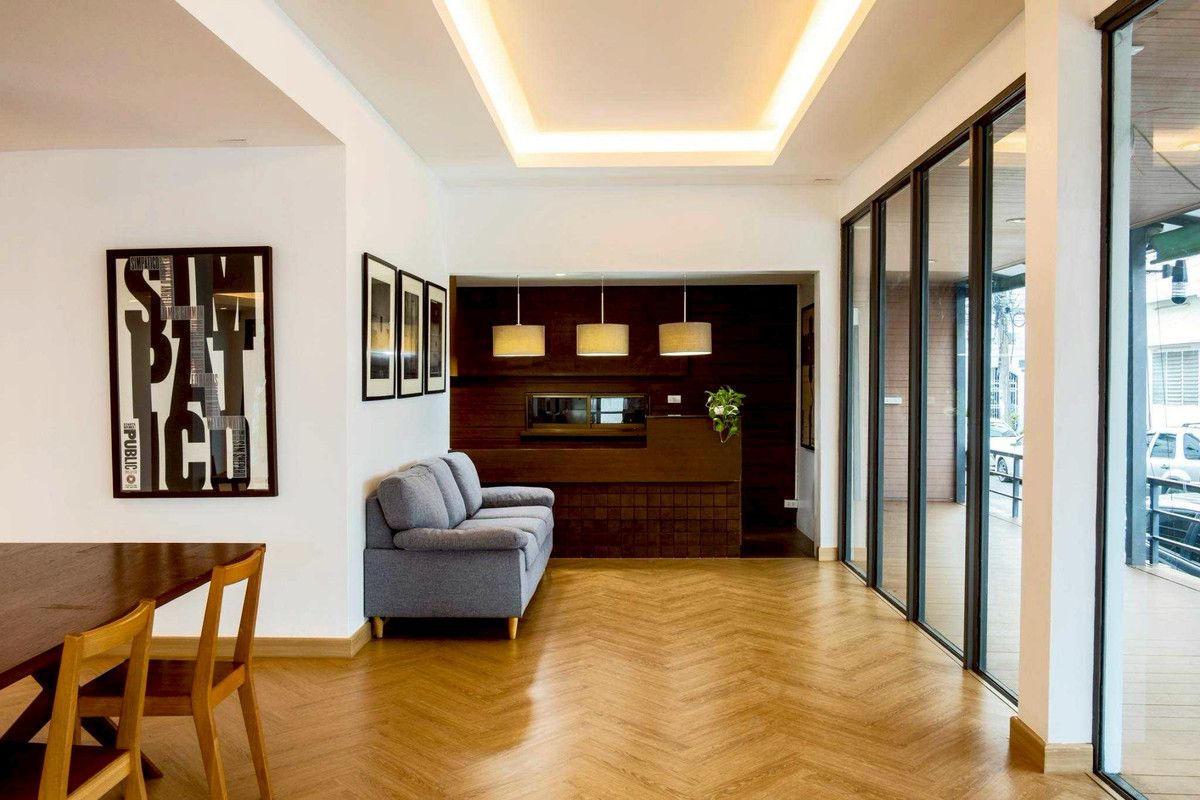 For SaleTownhomeRama9, Petchburi, RCA : LTH13953 – Townhome for Sale | Rama 9 Soi 11 | 320 sqm | 4 Beds 6 Baths | Near MRT Rama 9 / BTS Nana | 12.5 MB | Townhome for sale Rama 9