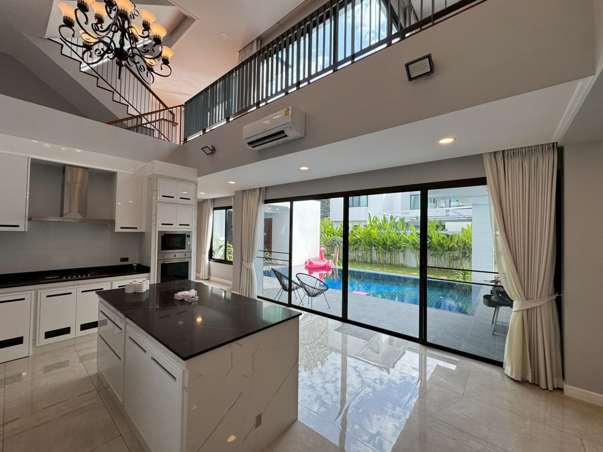 For RentHouseSukhumvit, Asoke, Thonglor : Luxury newly built house with 1,000 sq.m. of usable area, featuring a private swimming pool ** NO CO-AGENT ** 