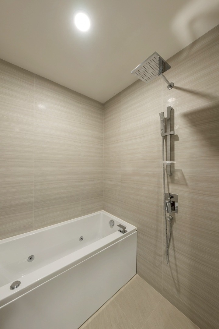 For RentCondoSukhumvit, Asoke, Thonglor : 🔥Rent Now🔥 Park Origin Thonglor, near BTS Thonglor Station. Fully furnished and ready to move in.