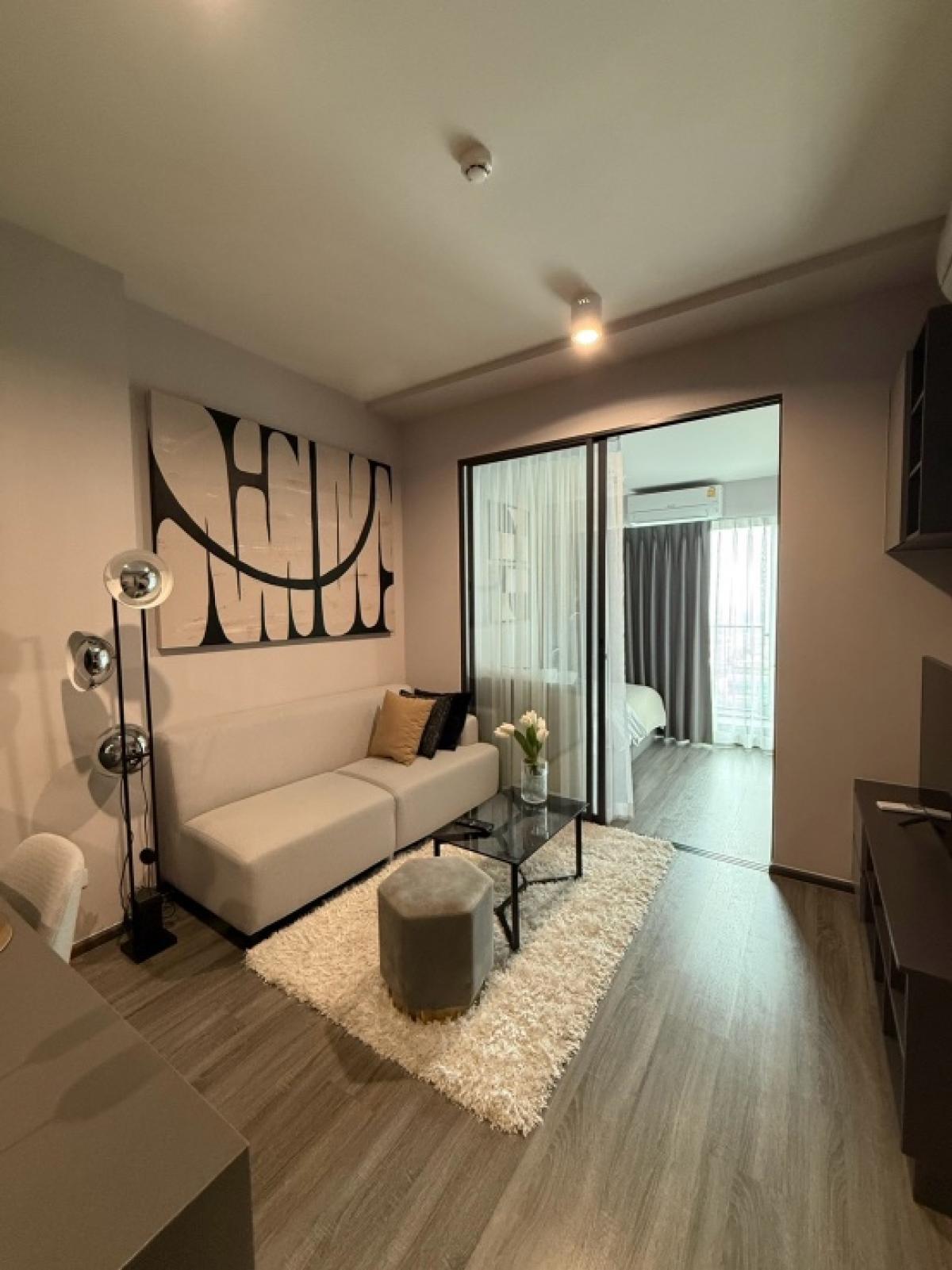 ให้เช่าคอนโดสยาม จุฬา สามย่าน : ✨ ให้เช่าคอนโด ideo chula samyan ห้องสวย พร้อมเข้าอยู่ทันที2 ห้องนอน 1 ห้องน้ำ ขนาด 45 ตร.ม.🛋️ เฟอร์นิเจอร์ครบ ⚡ เครื่องใช้ไฟฟ้าครบ