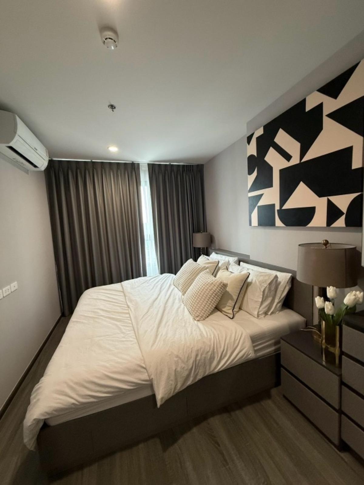 ให้เช่าคอนโดสยาม จุฬา สามย่าน : ✨ ให้เช่าคอนโด ideo chula samyan ห้องสวย พร้อมเข้าอยู่ทันที2 ห้องนอน 1 ห้องน้ำ ขนาด 45 ตร.ม.🛋️ เฟอร์นิเจอร์ครบ ⚡ เครื่องใช้ไฟฟ้าครบ