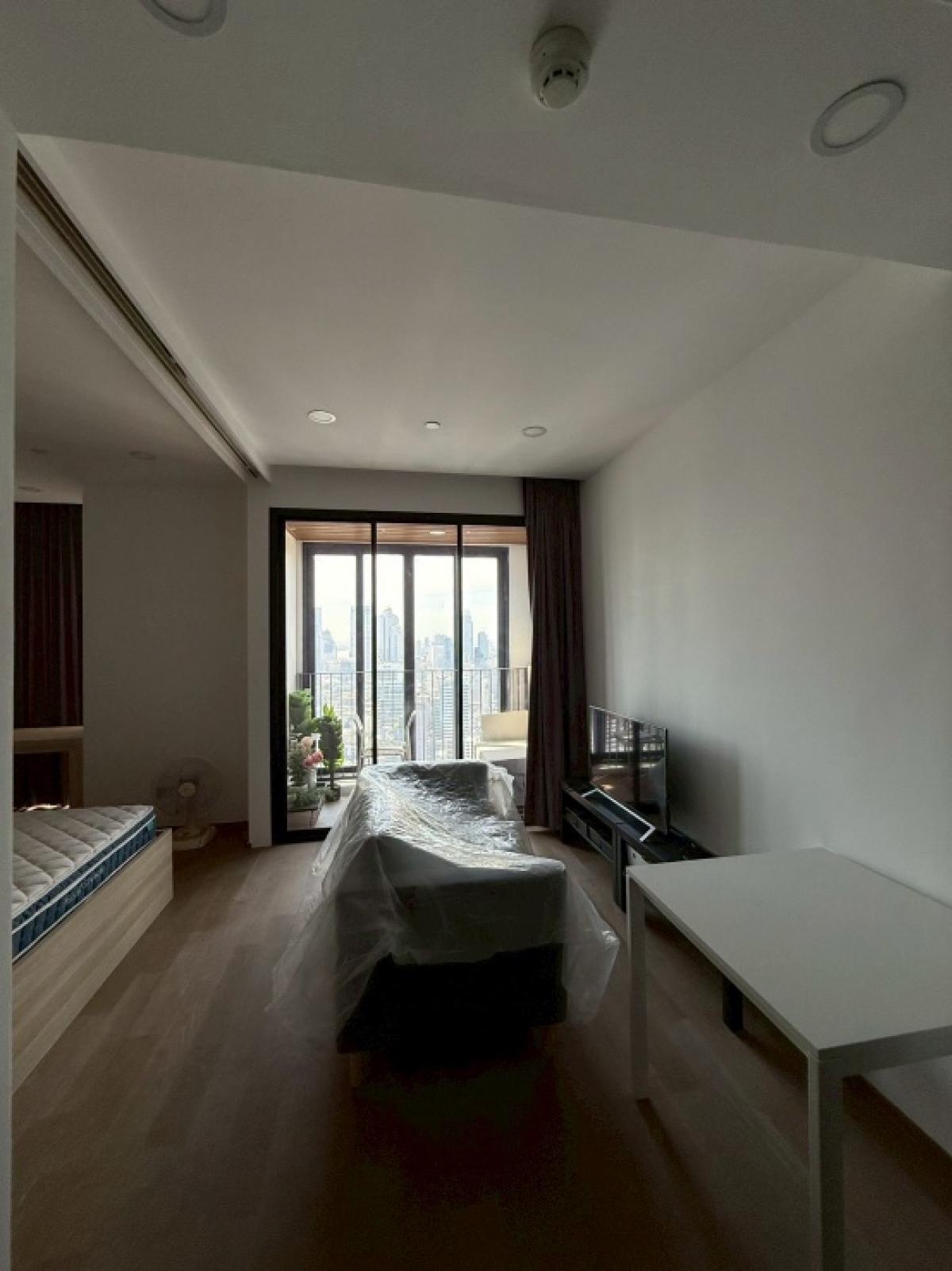 For SaleCondoSiam Paragon ,Chulalongkorn,Samyan : ✨ Condo for rent, beautiful room, ready to move in immediately, 1 bedroom, 1 bathroom, size 33 sq m.🛋️ Fully furnished ⚡ Complete electrical appliances.