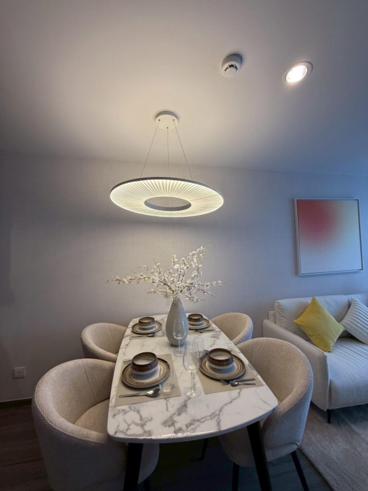 For SaleCondoSukhumvit, Asoke, Thonglor : Urgent sale!!! Two bedrooms, two bathrooms, size 52 sq m, special price, project closed 6mb!! Condo Ideo Mobi Sukhumvit 40 near BTS Ekkamai.