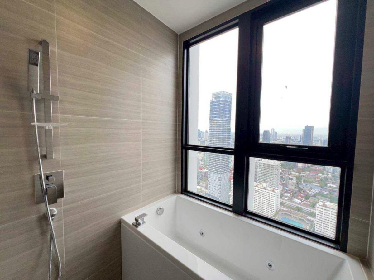 For RentCondoSukhumvit, Asoke, Thonglor : 🔥Rent Now🔥 Park Origin Thonglor, near BTS Thonglor Station. Fully furnished and ready to move in.