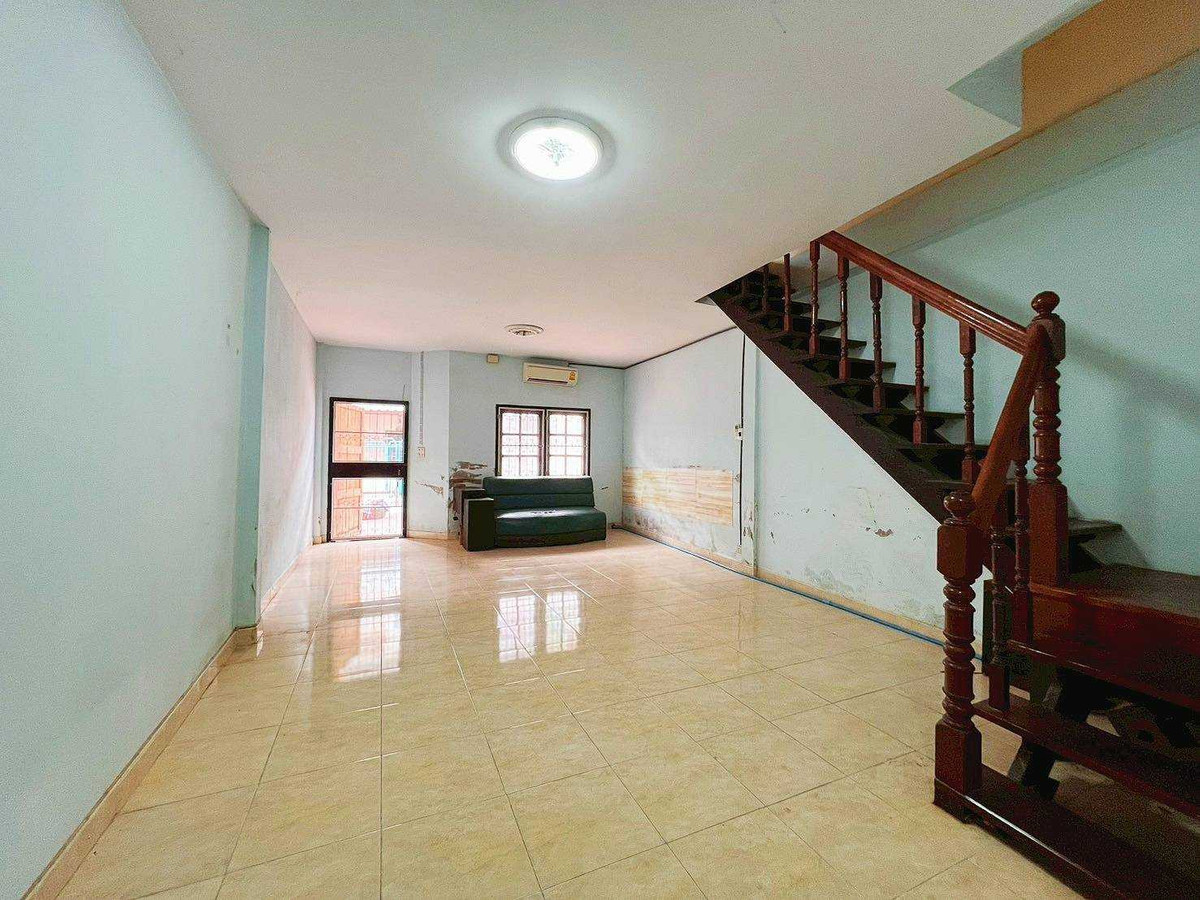 ขายทาวน์โฮมแจ้งวัฒนะ เมืองทอง : ขายทาวน์เฮ้าส์ 2 ชั้น ราคาดี ทำเลเยี่ยม เดินทางสะดวก ใกล้เทศบาลปากเกร็ด ซ.ขจรเนติยุทธ7 แจ้งวัฒนะ ปากเกร็ด5 นนทบุรี