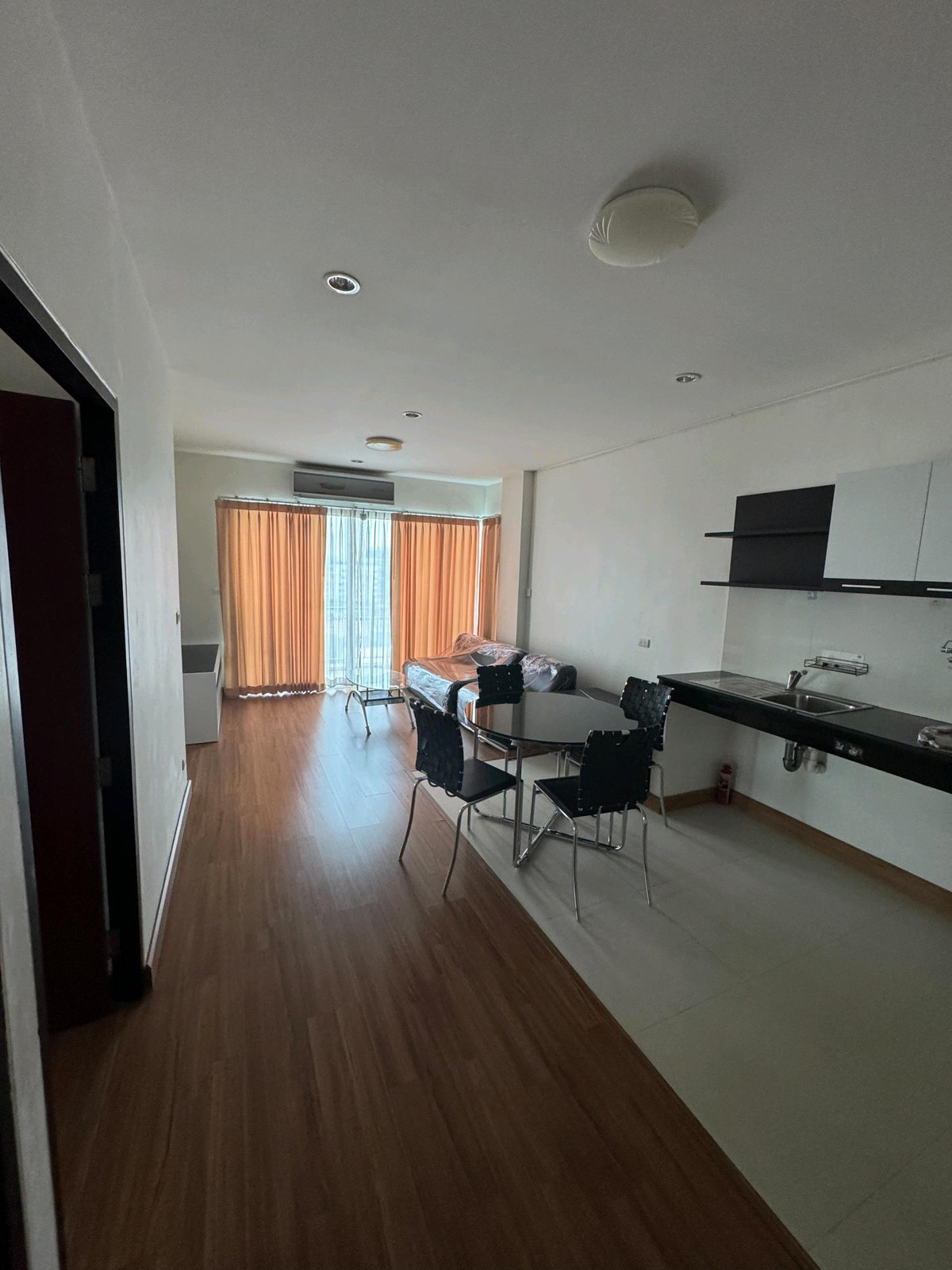 For RentCondoRamkhamhaeng, Hua Mak : 🔥 For rent The Wellington Ramkhamhaeng 40 🔥 📍 near the Yellow Line Srikreetha Station 🚆