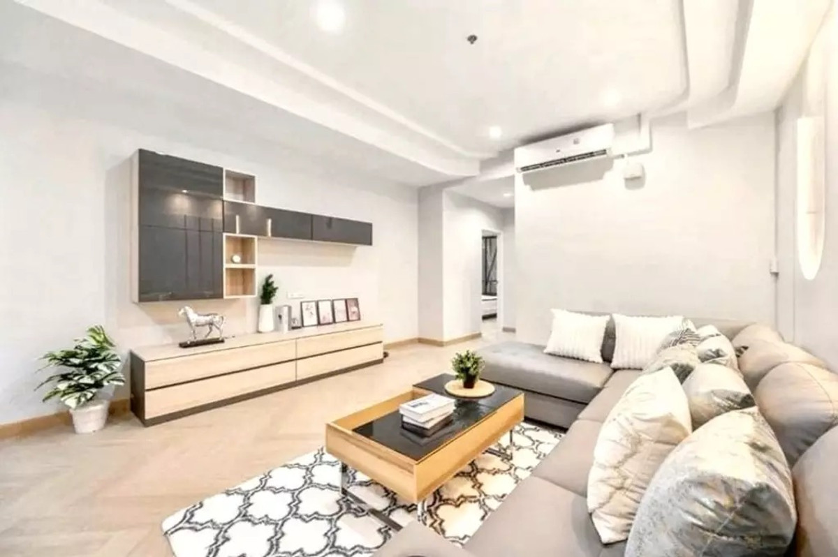 For SaleCondoWongwianyai, Charoennakor : 2 Bedroom 1 Bathroom 80 SQ.M Baan Chao Praya Condo (newly renovated)