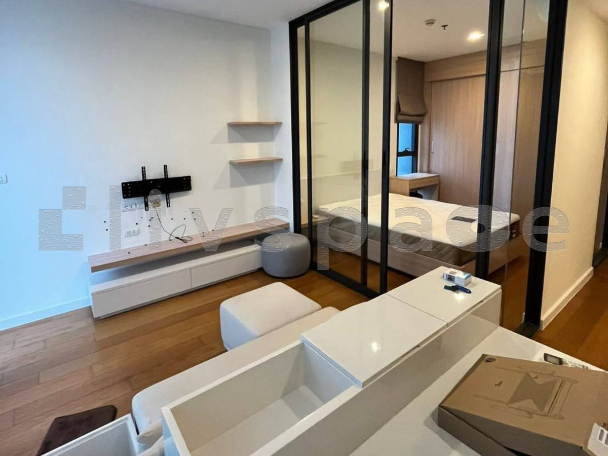 ให้เช่าคอนโดวงเวียนใหญ่ เจริญนคร : ▚ LE159ツ สำหรับเช่า Bright Wongwian Yai 1 Bed 40 ตร.ม.! 💎 ห้องมุม วิวสระ+เมือง ติด Skywalk BTS วงเวียนใหญ่ ราคาดี 17,900!