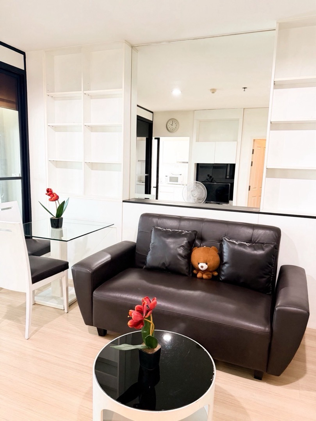 For RentCondoLadprao, Central Ladprao : For rent, 2 bedrooms, 67 sq m, north side, price 28,000 baht, if interested, make an appointment to view 0808144488
