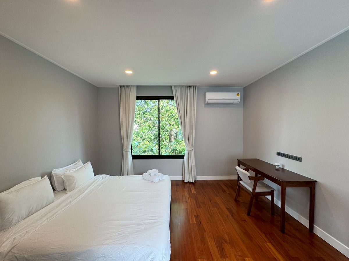 For RentHouseSukhumvit, Asoke, Thonglor : Luxury newly built house with 1,000 sq.m. of usable area, featuring a private swimming pool ** NO CO-AGENT ** 