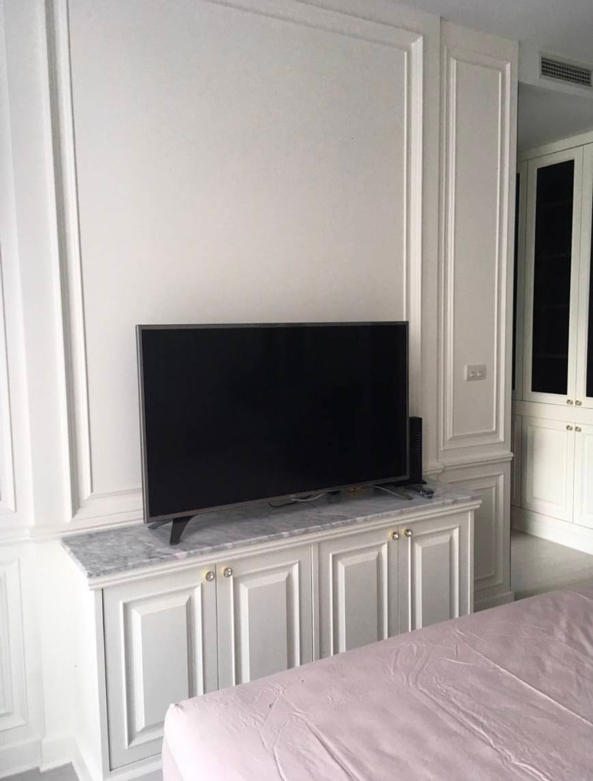 ให้เช่าคอนโดวิทยุ ชิดลม หลังสวน : For Rent Condo Noble Ploenchit Fully Furnished(S15-14001)