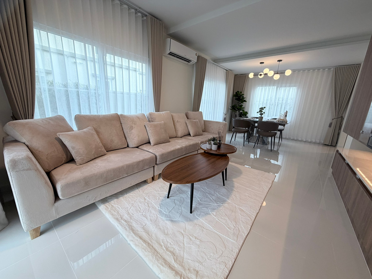 For RentHouseBangna, Bearing, Lasalle : Single house for rent, first hand, just finished decorating, Villaggio 3 Srinakarin-Bangna.