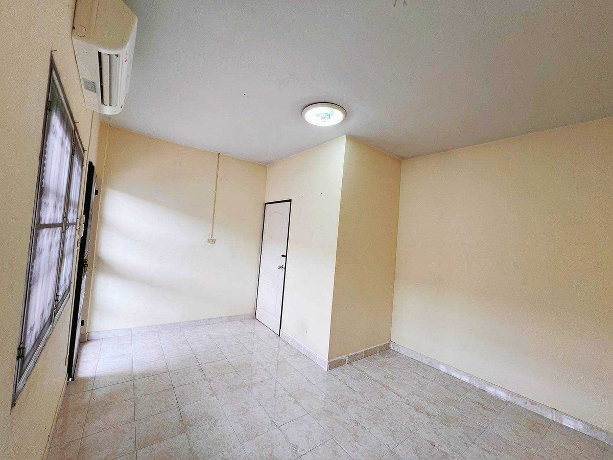 ขายทาวน์โฮมแจ้งวัฒนะ เมืองทอง : ขายทาวน์เฮ้าส์ 2 ชั้น ราคาดี ทำเลเยี่ยม เดินทางสะดวก ใกล้เทศบาลปากเกร็ด ซ.ขจรเนติยุทธ7 แจ้งวัฒนะ ปากเกร็ด5 นนทบุรี