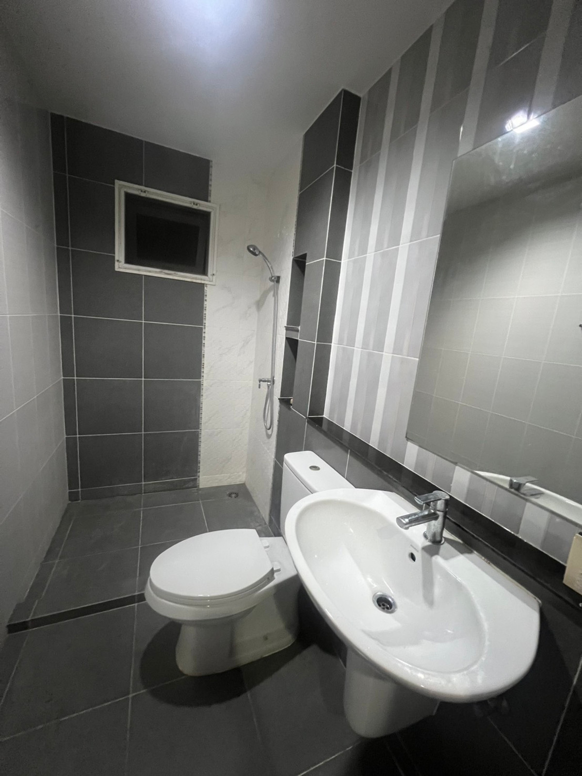 ขายบ้านพระราม 2 บางขุนเทียน : โกลเด้น นีโอ พระราม 2 / 3 ห้องนอน (ขาย), Golden Neo Rama 2 / 3 Bedrooms (FOR SALE) BALL202