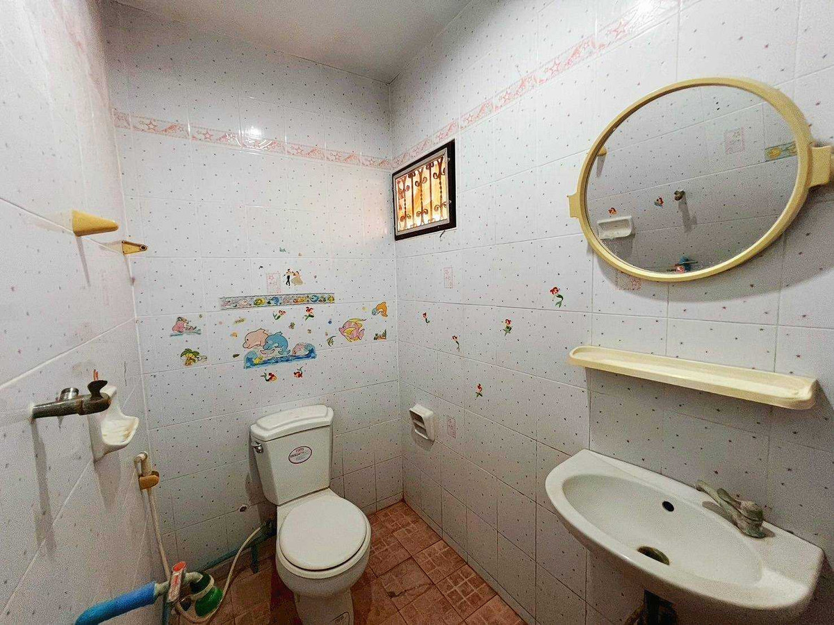 ขายทาวน์โฮมแจ้งวัฒนะ เมืองทอง : ขายทาวน์เฮ้าส์ 2 ชั้น ราคาดี ทำเลเยี่ยม เดินทางสะดวก ใกล้เทศบาลปากเกร็ด ซ.ขจรเนติยุทธ7 แจ้งวัฒนะ ปากเกร็ด5 นนทบุรี