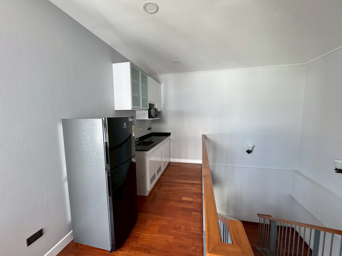 For RentHouseSukhumvit, Asoke, Thonglor : Luxury newly built house with 1,000 sq.m. of usable area, featuring a private swimming pool ** NO CO-AGENT ** 