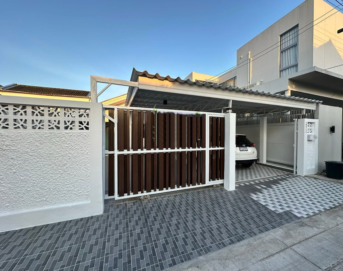 For RentHouseMin Buri, Romklao : One-story house for rent, newly renovated Sammakorn Village, Ramkhamhaeng 112, next to Sammakorn Place, Ramkhamhaeng