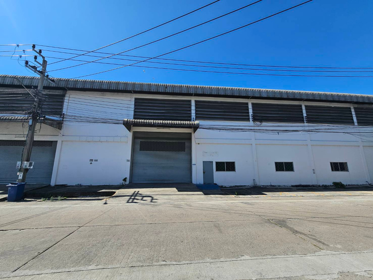 For RentWarehouseSamut Prakan,Samrong : 💥CP-9693💥 Warehouse with office space for rent. Location: Bang Sao Thong, Soi Kriangkomol. 👉Add Line @primahome