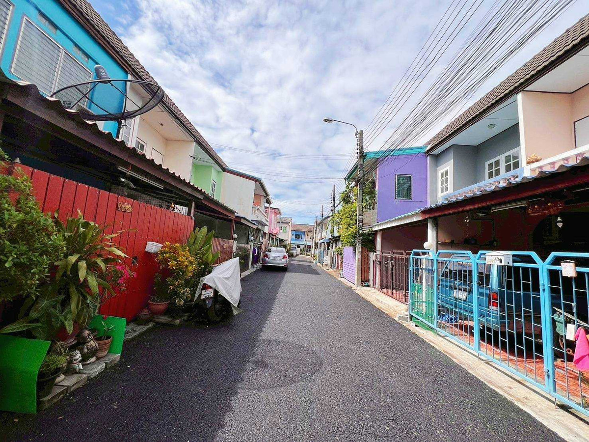 ขายทาวน์โฮมแจ้งวัฒนะ เมืองทอง : ขายทาวน์เฮ้าส์ 2 ชั้น ราคาดี ทำเลเยี่ยม เดินทางสะดวก ใกล้เทศบาลปากเกร็ด ซ.ขจรเนติยุทธ7 แจ้งวัฒนะ ปากเกร็ด5 นนทบุรี