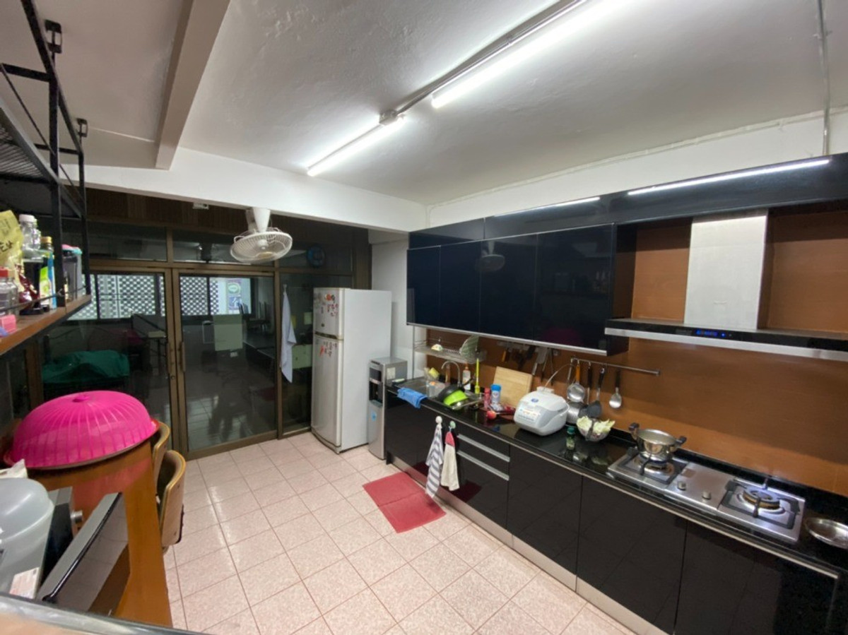 For SaleShop HouseRatchathewi,Phayathai : LTH13967 – Commercial for Sale | Pratunam | 252 sqm | 5 Rooms 4 Baths | Near APL Ratchaprarop | 39.5 MB | Commercial building for sale Pratunam