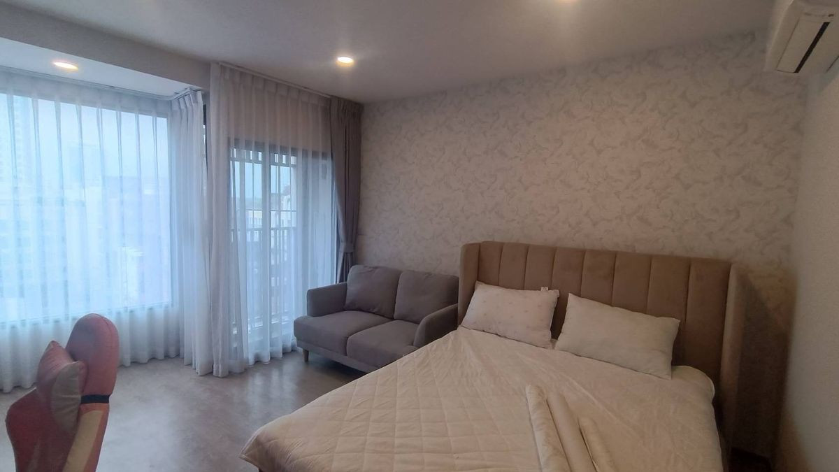 For RentCondoRatchadapisek, Huaikwang, Suttisan : Condo For Rent | The Best Value In The Project “SOHO Bangkok Ratchada” 27 Sq.m. Near MRT Huai Khwang