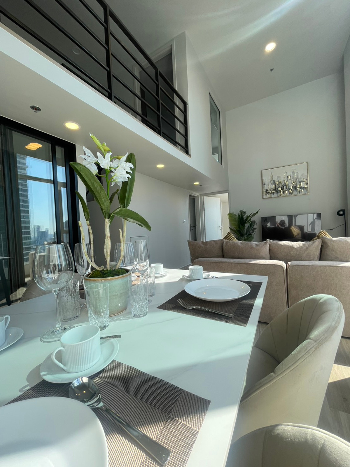 ให้เช่าคอนโดสุขุมวิท อโศก ทองหล่อ : ปล่อย เช่า  คัลเจอร์ ทองหล่อ  2 ห้องนอน 1  ห้องน้ำ  พร้อมพื้นที่ทำงานในห้อง  