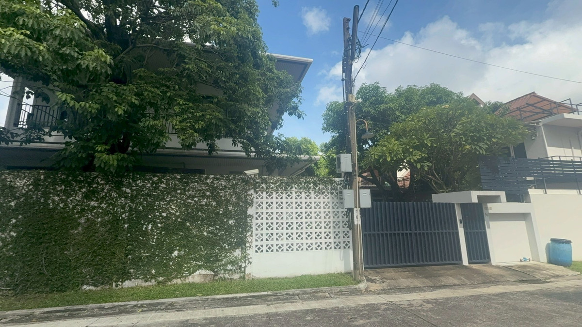 ให้เช่าบ้านพัฒนาการ ศรีนครินทร์ : บ้านเดี่ยวหลังใหญ่ พื้นที่เยอะ สงบ ส่วนตัว ติดทางด่วน ใกล้ทองหล่อ 