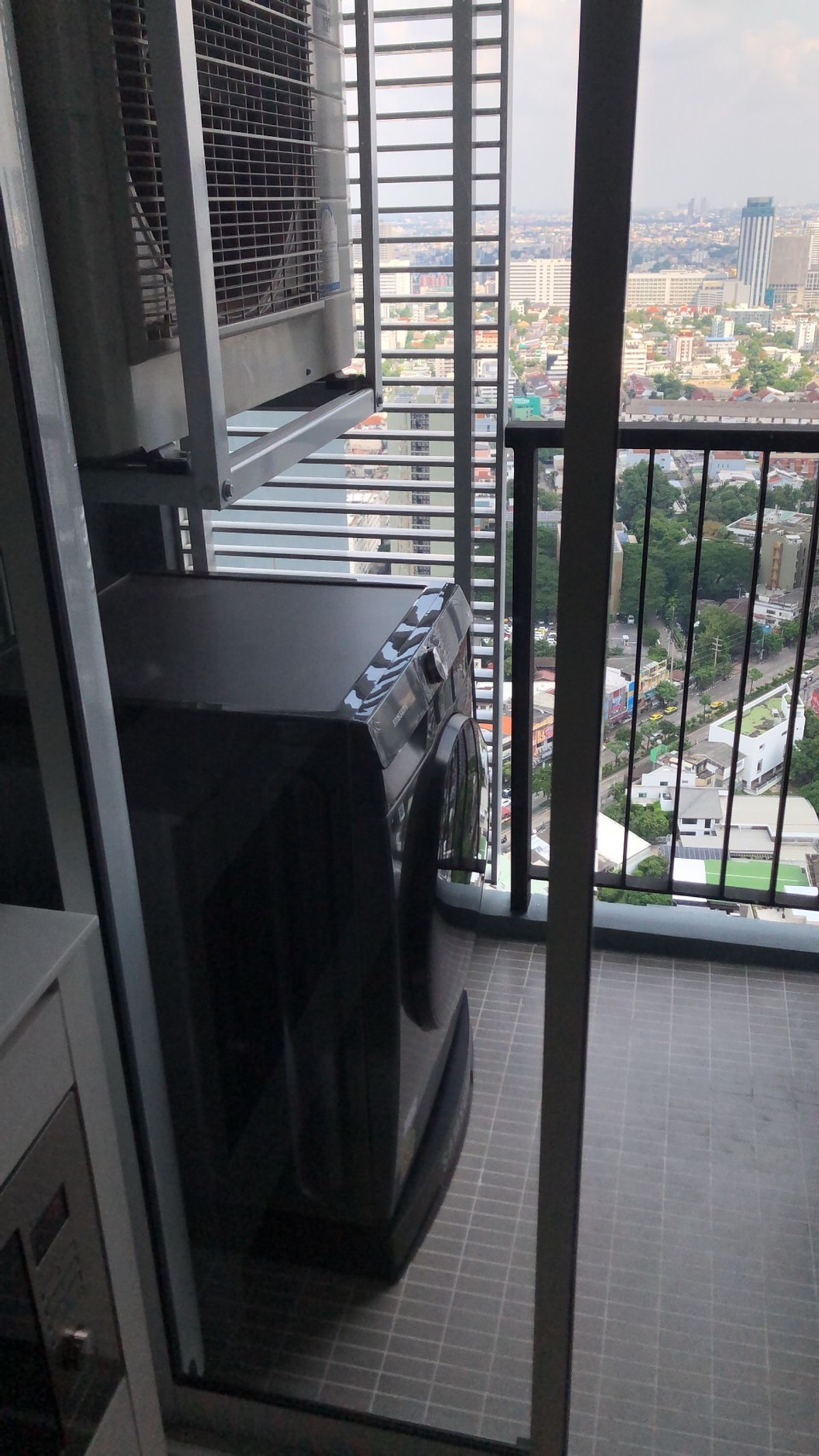 For RentCondoLadprao, Central Ladprao : For Rent ✨ The Saint Residences ✨ Fully furnished with appliances, near BTS Ha Yaek Ladprao.