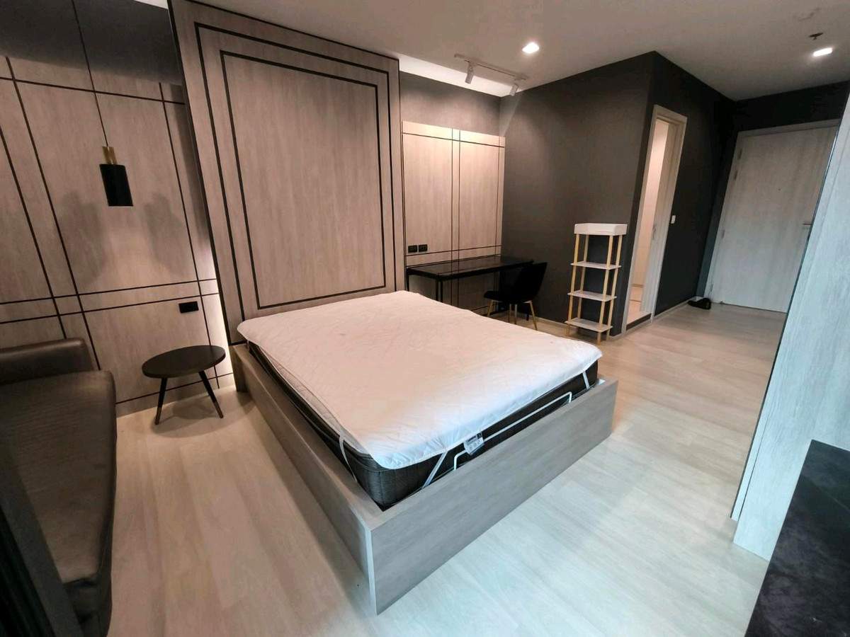 ให้เช่าคอนโดวิทยุ ชิดลม หลังสวน : ให้เช่า / Rent Condo Life One Wireless ใกล้ BTS Chidlom,BTS Phloen Chit, Central Embassy, Central Chidlom

Rental：18,500 Baht/ Month
** Ready to move in   ** 

Area = 28 SQ.M.
Studio Type
Floor = 20 th
