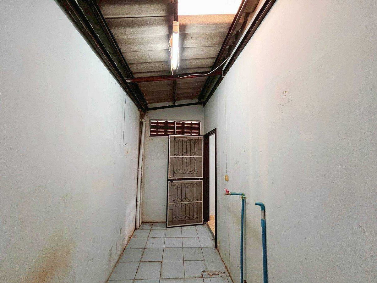 ขายทาวน์โฮมแจ้งวัฒนะ เมืองทอง : ขายทาวน์เฮ้าส์ 2 ชั้น ราคาดี ทำเลเยี่ยม เดินทางสะดวก ใกล้เทศบาลปากเกร็ด ซ.ขจรเนติยุทธ7 แจ้งวัฒนะ ปากเกร็ด5 นนทบุรี