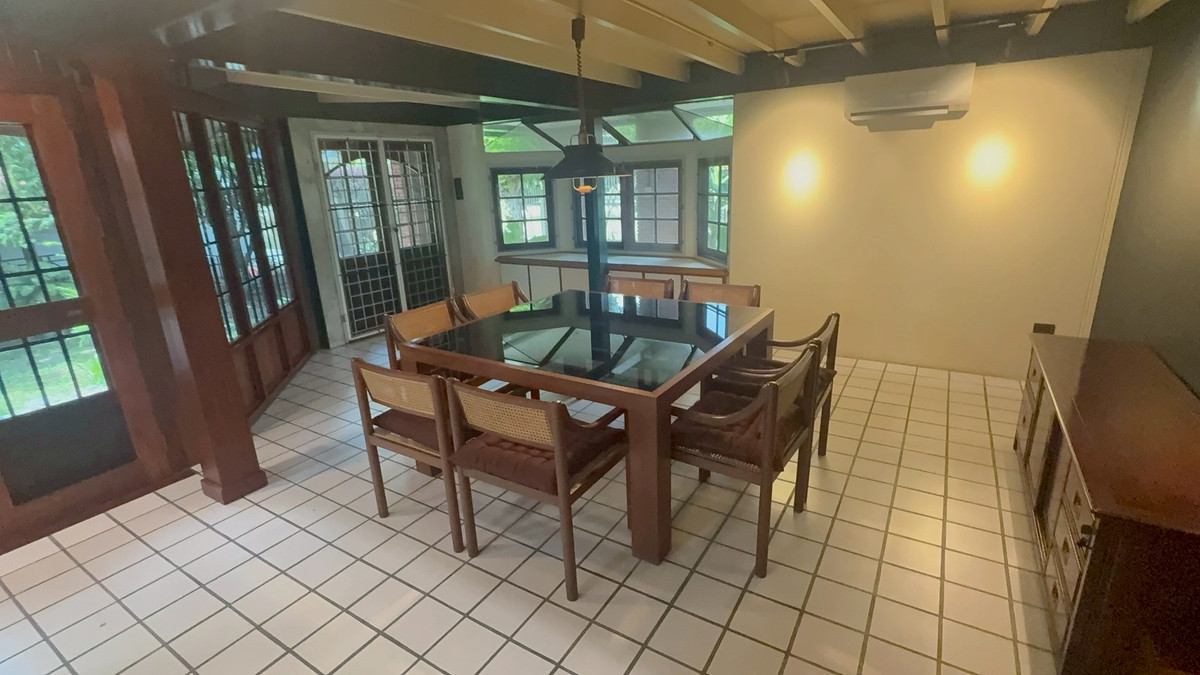 For RentHousePattanakan, Srinakarin : Large detached house, lots of space, quiet, private, next to the expressway, near Thonglor.