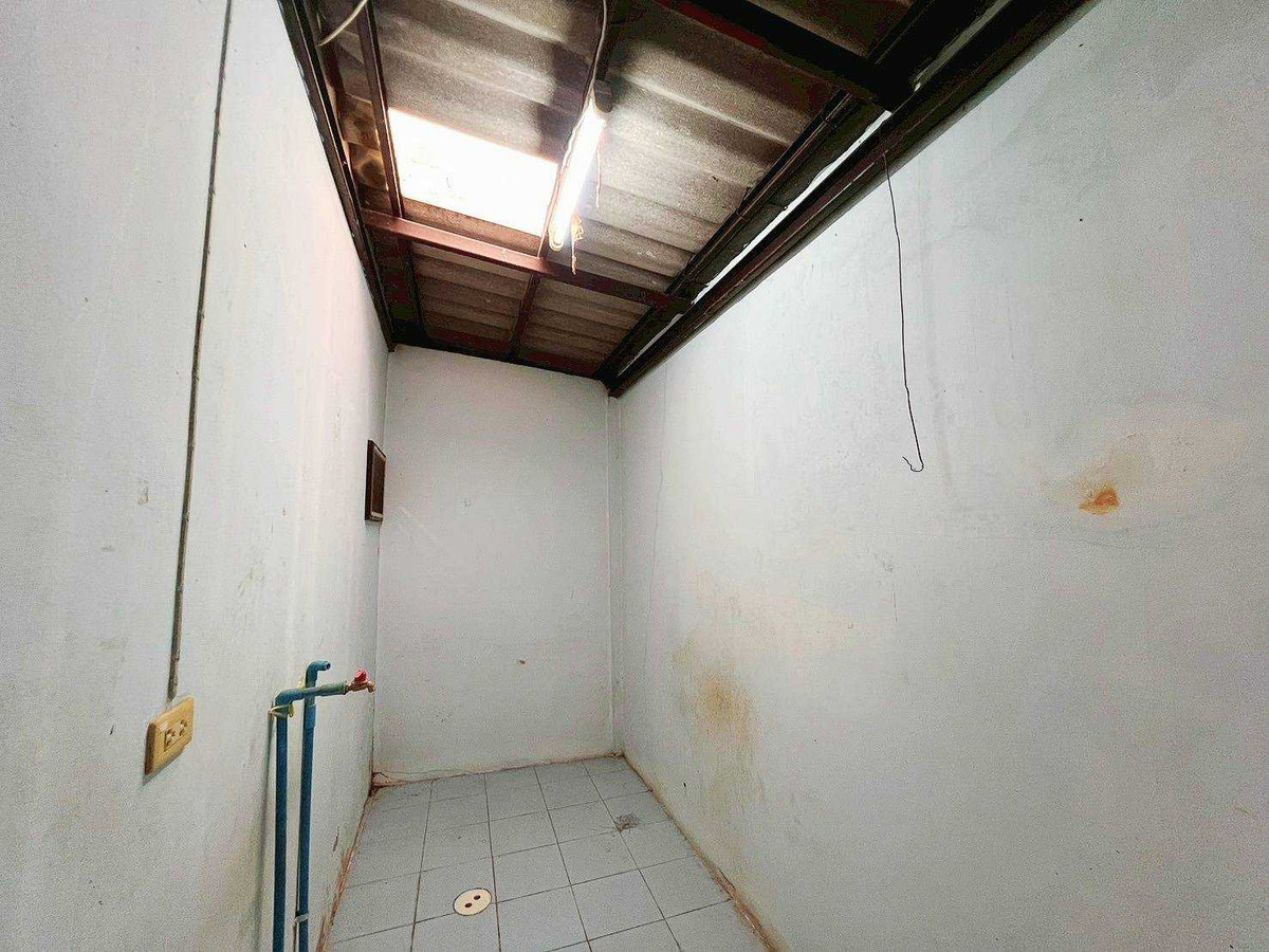 ขายทาวน์โฮมแจ้งวัฒนะ เมืองทอง : ขายทาวน์เฮ้าส์ 2 ชั้น ราคาดี ทำเลเยี่ยม เดินทางสะดวก ใกล้เทศบาลปากเกร็ด ซ.ขจรเนติยุทธ7 แจ้งวัฒนะ ปากเกร็ด5 นนทบุรี