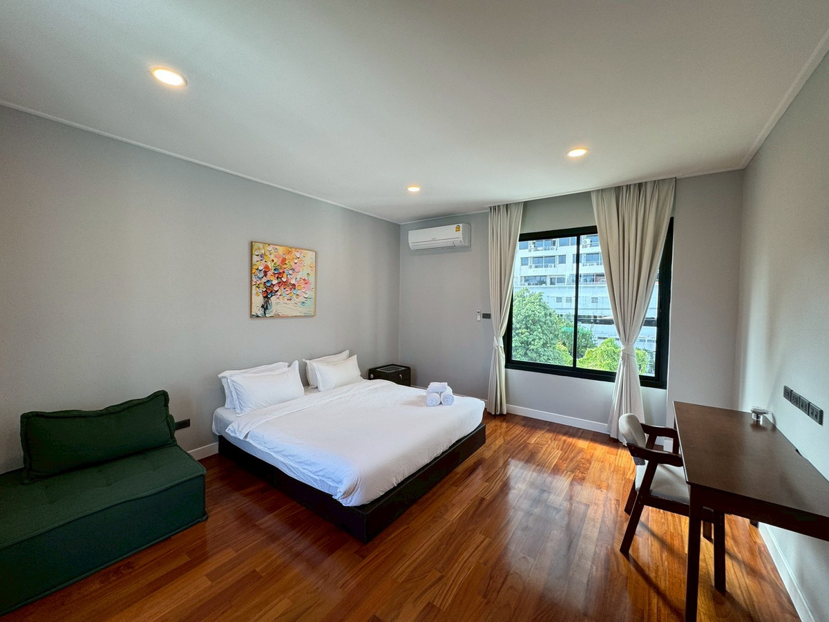 For RentHouseSukhumvit, Asoke, Thonglor : Luxury newly built house with 1,000 sq.m. of usable area, featuring a private swimming pool ** NO CO-AGENT ** 