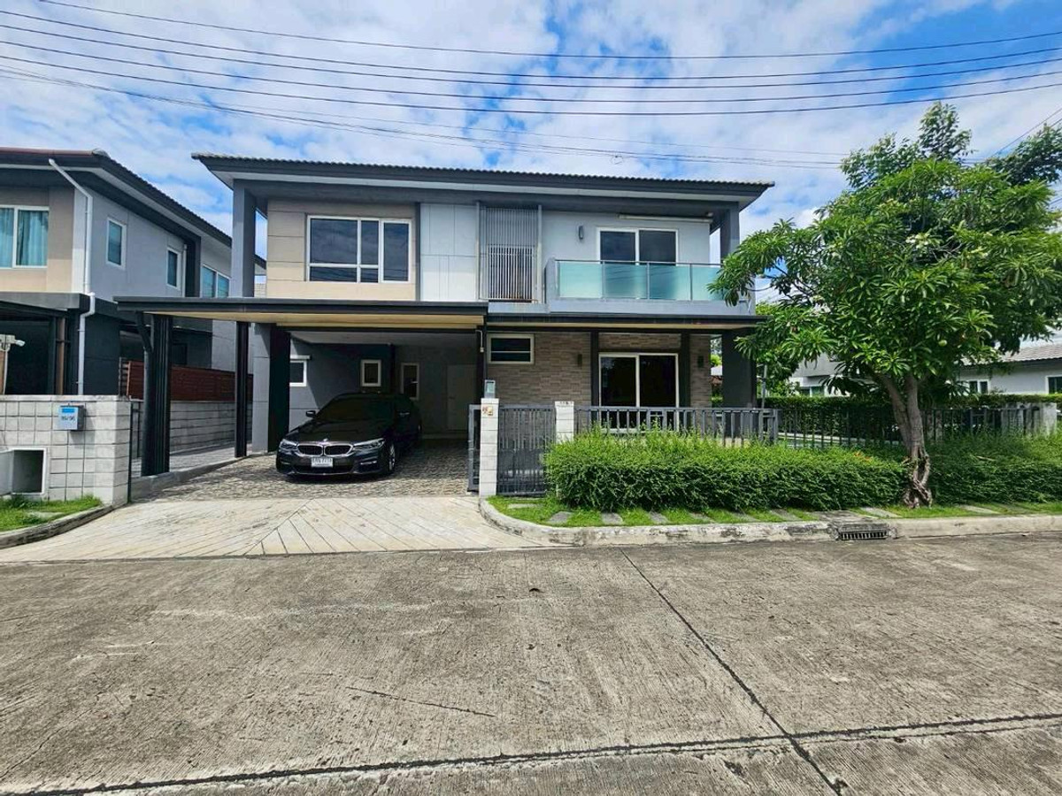 For RentHouseNawamin, Ramindra : For rent, detached house, 3 bedrooms, 3 bathrooms, has a maid's room, corner house, great value, prime location in the heart of Nawamin 53.