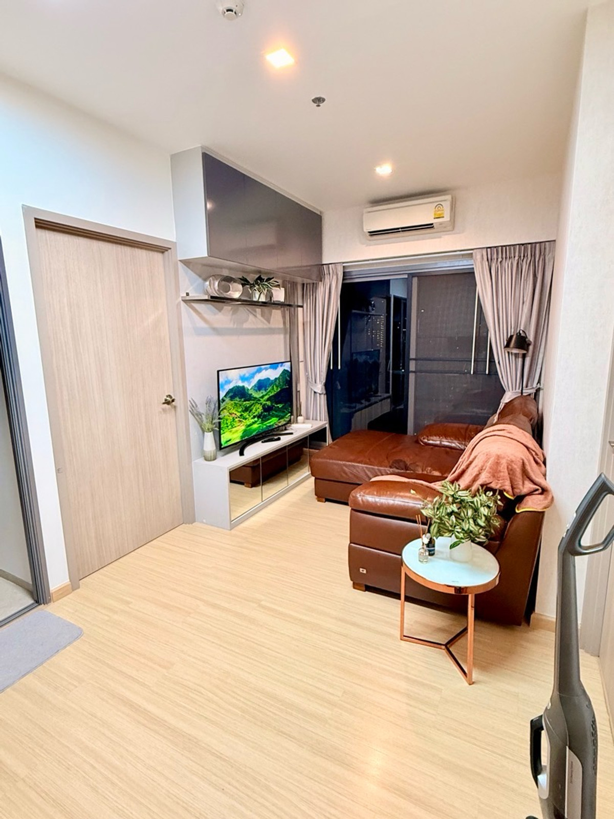 ให้เช่าคอนโดอ่อนนุช อุดมสุข : [ให้เช่า] Whizdom Connect 2 ห้องนอน 1 ห้องน้ำ คอนโดติดห้าง ใกล้ BTS ห้องกว้าง บิ๊วอิน เครื่องใช้ไฟฟ้าครบครัน