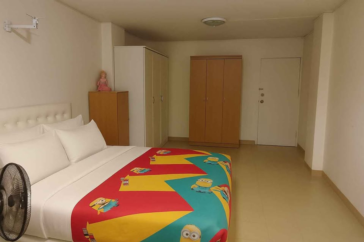 For SaleCondoRatchadapisek, Huaikwang, Suttisan : Condo for sale, Baan Phraya Phirom - Ratchada, corner room, next to swimming pool (AM2094)