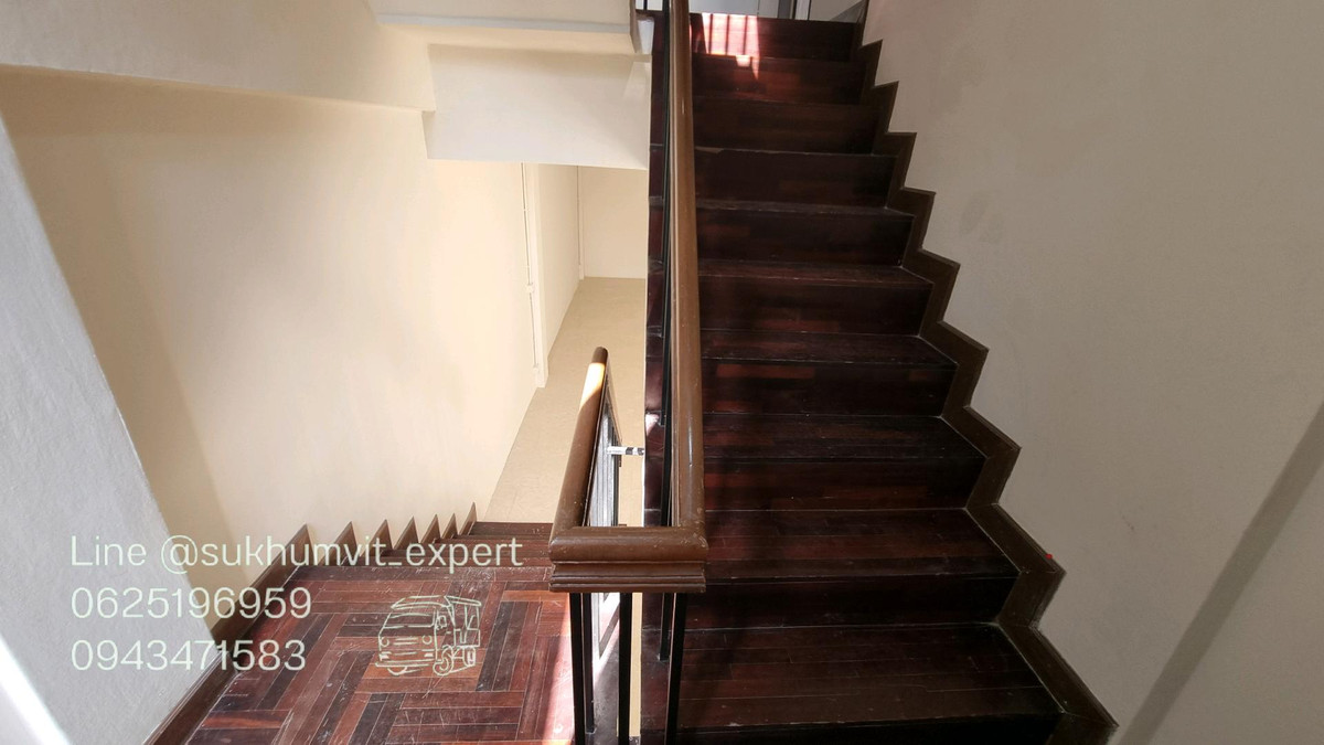 For RentHome OfficeSukhumvit, Asoke, Thonglor : For Rent: Large Building, Total Area 300 sq.m., 2 BuildingsSuitable for showroom, studio, restaurant, office, and various types of businesses