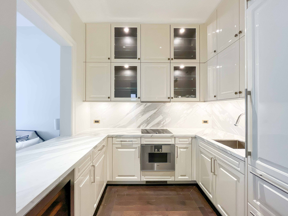 ให้เช่าคอนโดวิทยุ ชิดลม หลังสวน : Condo for Rent 98 Wireless Monthly 200,000 THB