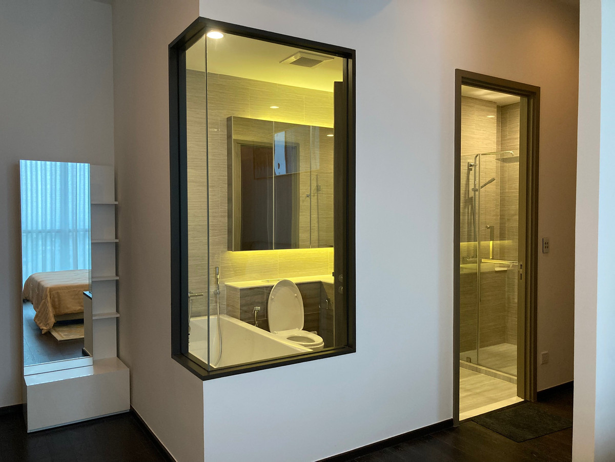 For RentCondoOnnut, Udomsuk : Condo for Rent Whizdom Essence Monthly 100,000 THB.