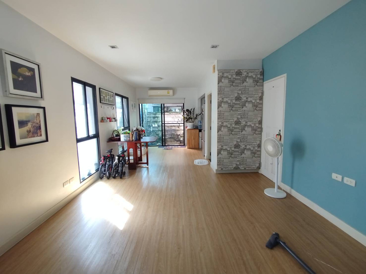 ขายทาวน์โฮมบางซื่อ วงศ์สว่าง เตาปูน : ขายทาวน์เฮ้าส์ 3 ชั้น หมู่บ้านทาวน์พลัสเอ็กซ์ ประชาชื่น 24 ตรว.