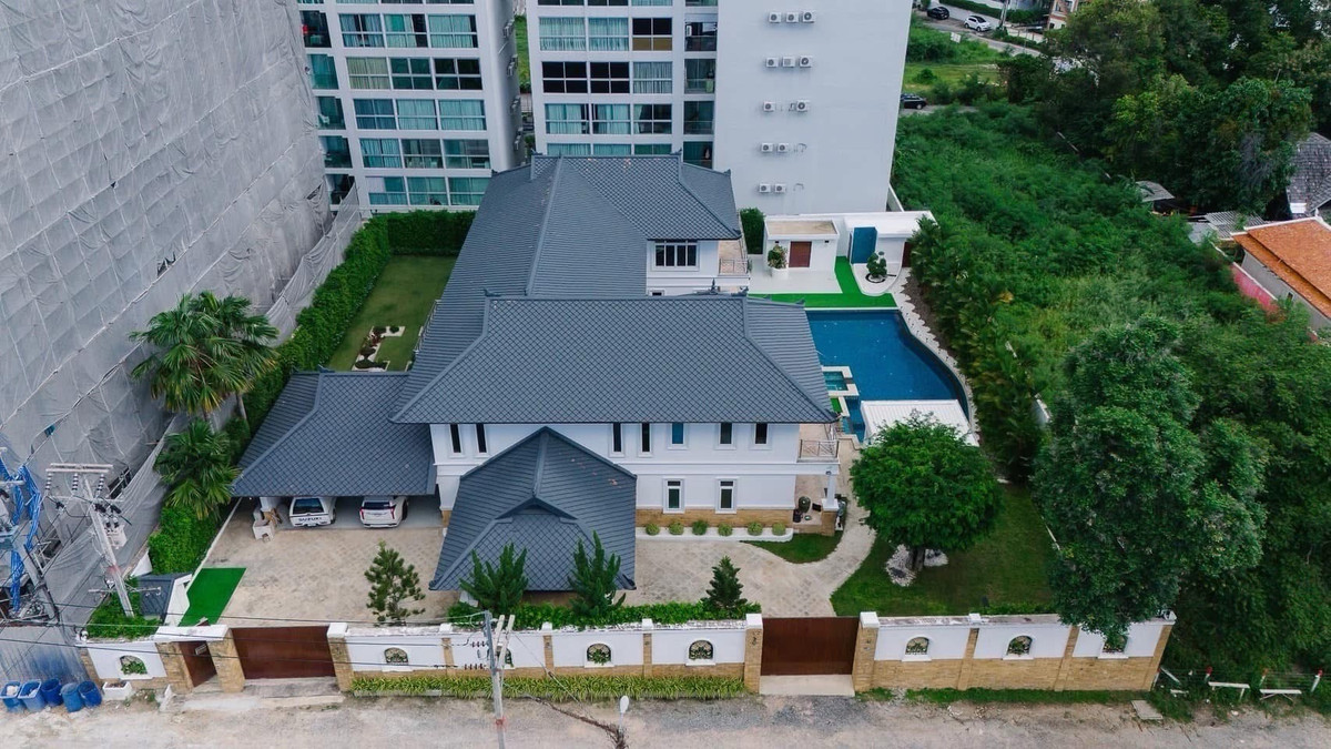 ขายบ้านพัทยา บางแสน ชลบุรี สัตหีบ : 🔥ขาย บ้านเดี่ยวหรู พัทยา เขาพระตำหนัก พร้อมสระว่ายน้ำ | 4 ห้องนอน 5 ห้องน้ำ | ใกล้หาดยินยอม ใกล้ทะเล | เหมาะอยู่อาศัย & ลงทุน | ที่ดินเกือบ 1 ไร่