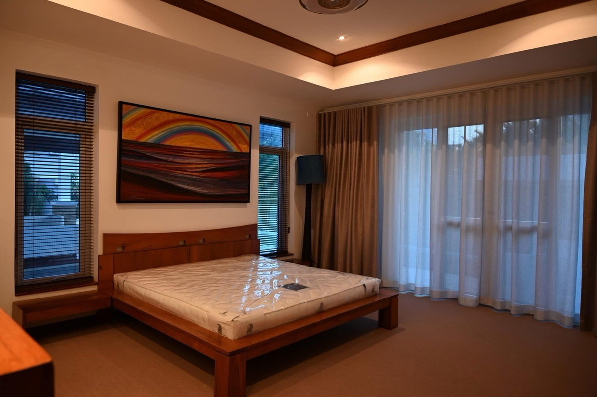 ขายบ้านพัทยา บางแสน ชลบุรี สัตหีบ : 🔥ขาย บ้านเดี่ยวหรู พัทยา เขาพระตำหนัก พร้อมสระว่ายน้ำ | 4 ห้องนอน 5 ห้องน้ำ | ใกล้หาดยินยอม ใกล้ทะเล | เหมาะอยู่อาศัย & ลงทุน | ที่ดินเกือบ 1 ไร่