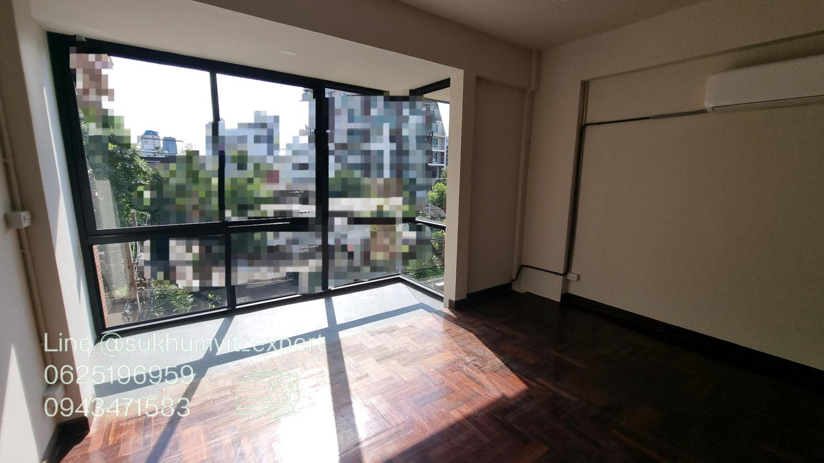 For RentHome OfficeSukhumvit, Asoke, Thonglor : For Rent: Large Building, Total Area 300 sq.m., 2 BuildingsSuitable for showroom, studio, restaurant, office, and various types of businesses
