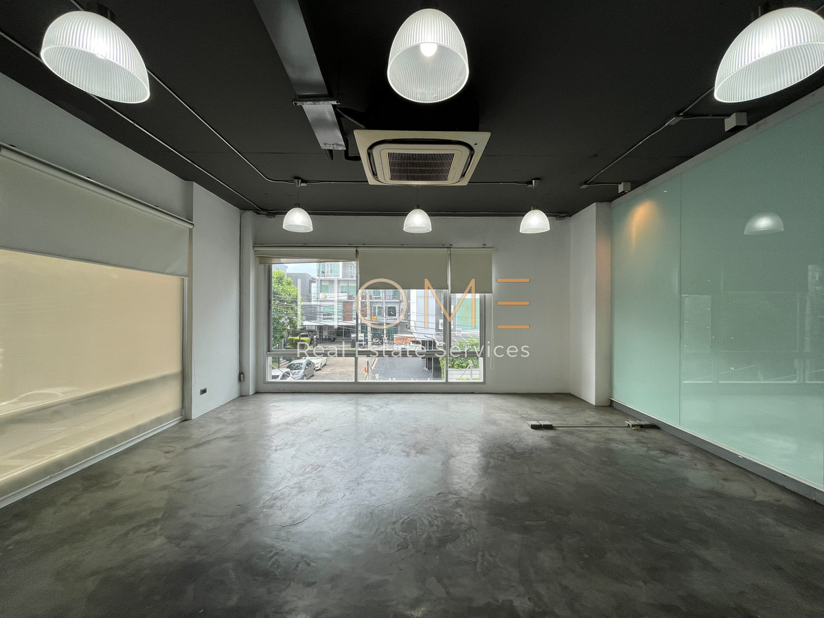 For RentTownhomeRatchadapisek, Huaikwang, Suttisan : Home office, B-Square Rama 9 - Mengjai / 4 Storey (FOR RENT) TPM138