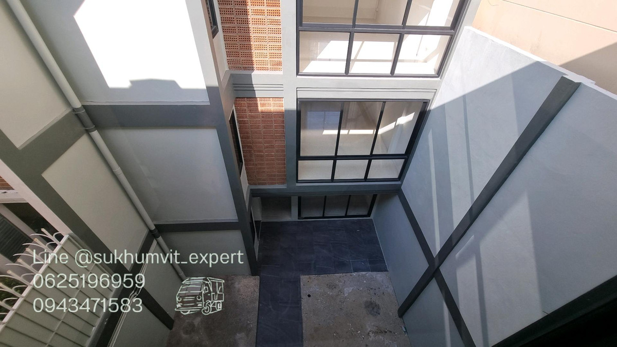 For RentHome OfficeSukhumvit, Asoke, Thonglor : For Rent: Large Building, Total Area 300 sq.m., 2 BuildingsSuitable for showroom, studio, restaurant, office, and various types of businesses