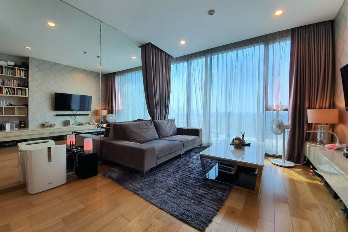 For SaleCondoSathorn, Narathiwat : 🔥  Sale with tenant !! high floor 13++, modern style!!🔥 Code C20221203045..........The Breeze Narathiwas, 1 bedroom, 1 bathroom, furnished, Special Deal!!📣📣