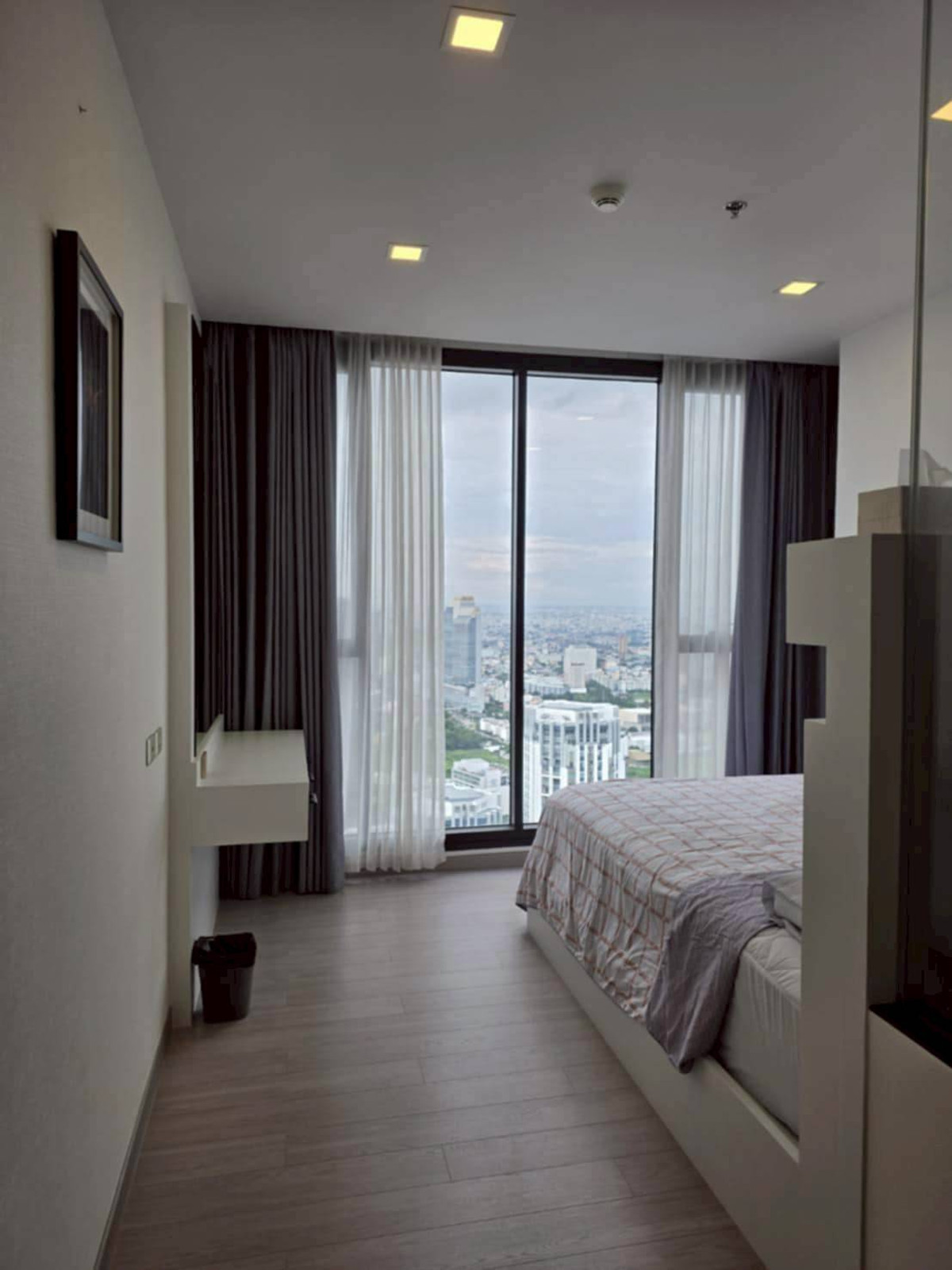 ให้เช่าคอนโดพระราม 9 เพชรบุรีตัดใหม่ RCA : For Rent Condo One 9 Five Asoke - Rama 9 Fully Furnished(S03-2204)